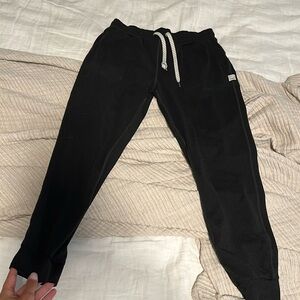 Vuori Performance joggers